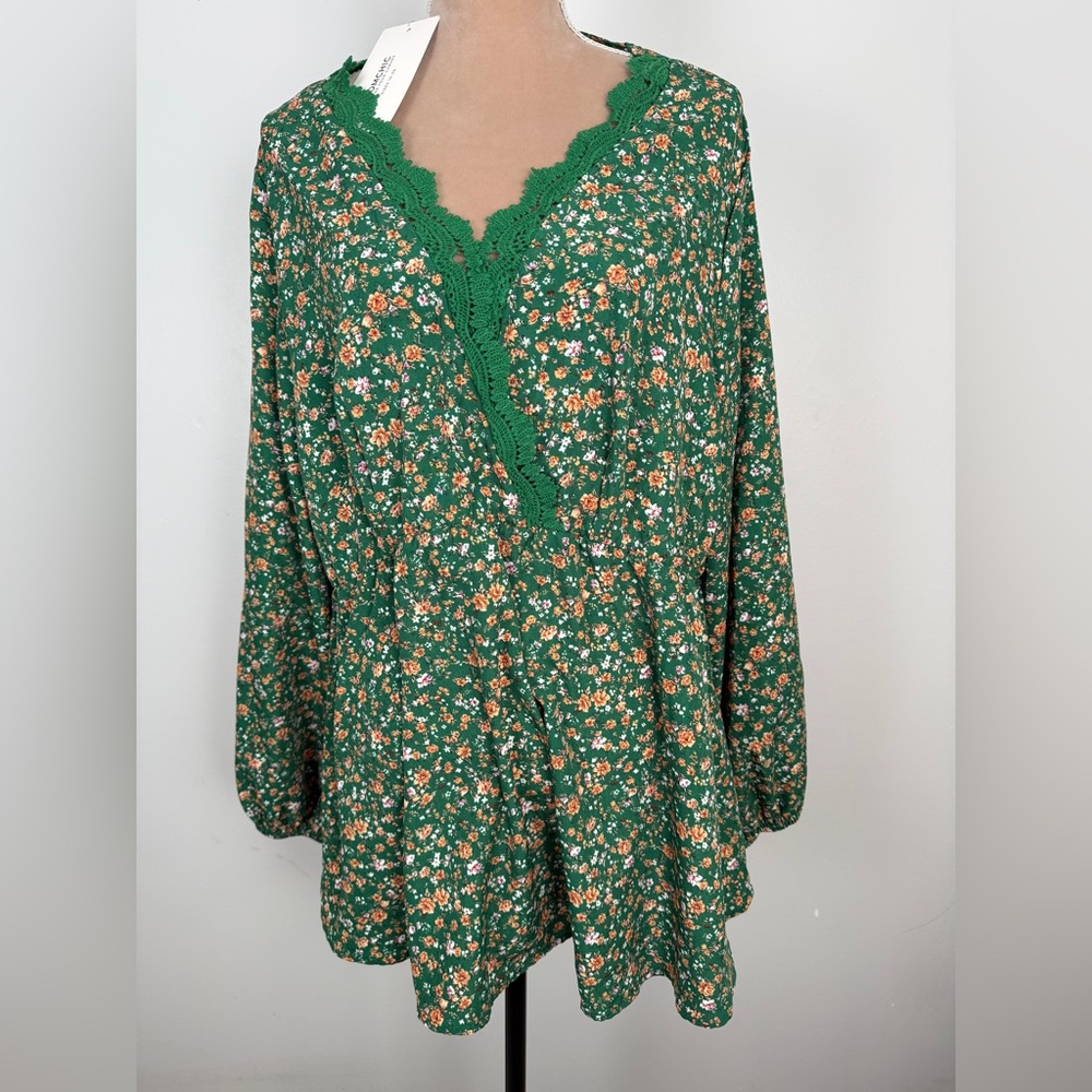BloomChic Green Floral Blouse‎ with Lace Trim